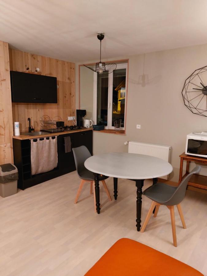 Studio Cosy: Charming Retreat in Haut Doubs Apartment Frasne Exterior photo